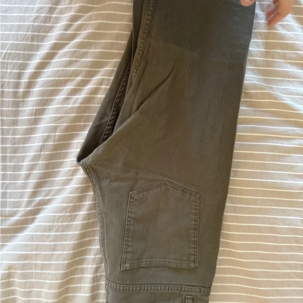 H&M Stylish Olive Green Pants - Picture 3 of 3